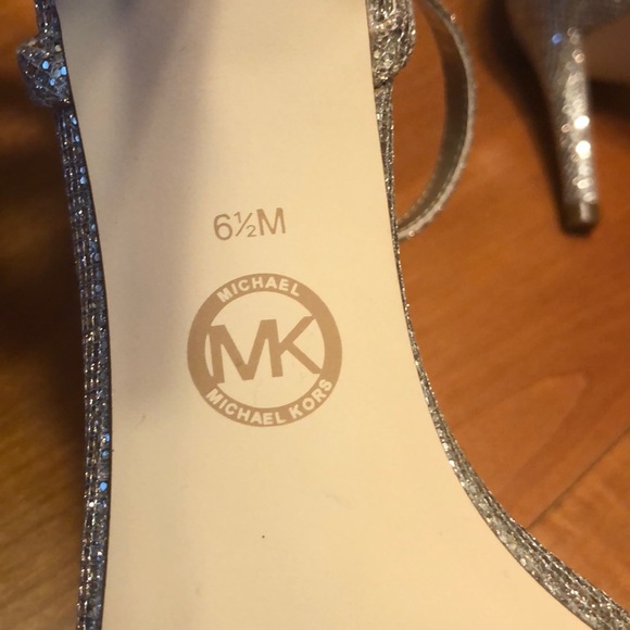NWOT MICHAEL KORS 6.5 GOLD STILLETOS - Picture 8 of 9